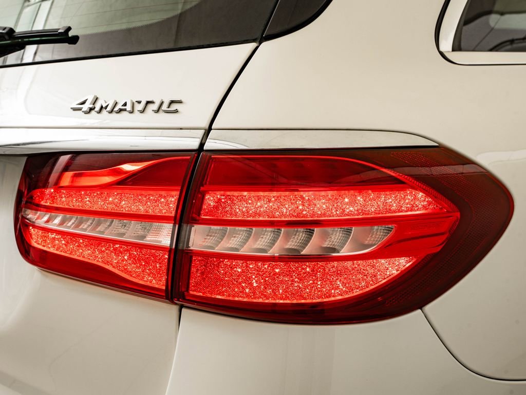 Used 2018 White Mercedes-Benz E 400 Wagon image 9