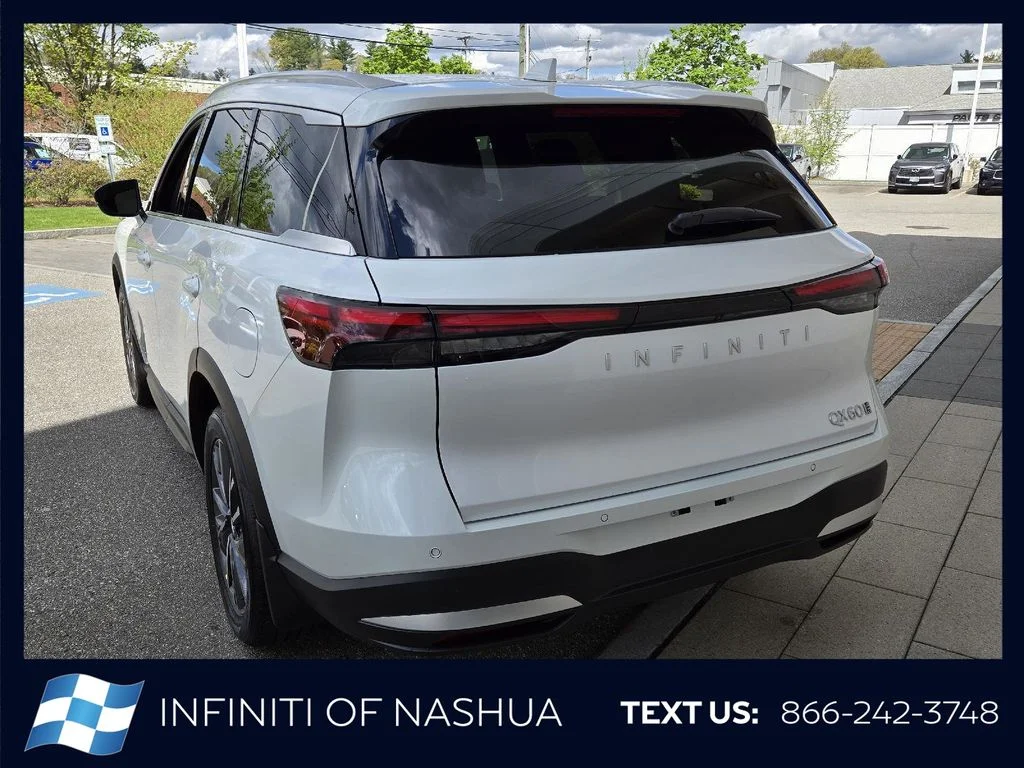 New 2027 RADIANT WHITE INFINITI Luxe AWD image 12