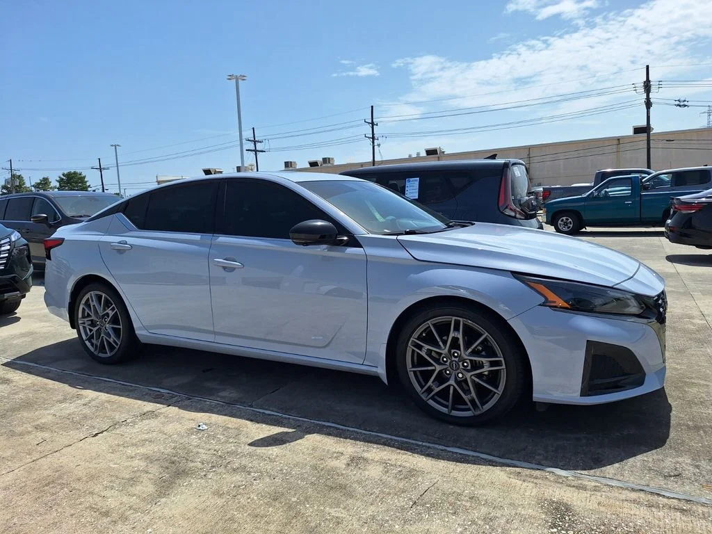 Used 2024 Gray Nissan 2.0 SR image 3