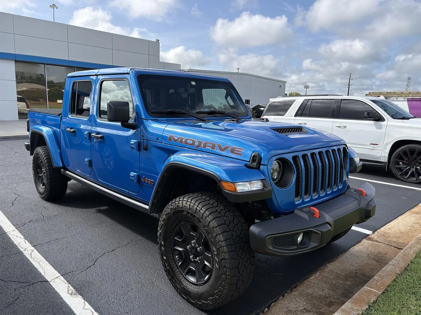 Used 2023 Blue Jeep Mojave 4x4 image 8