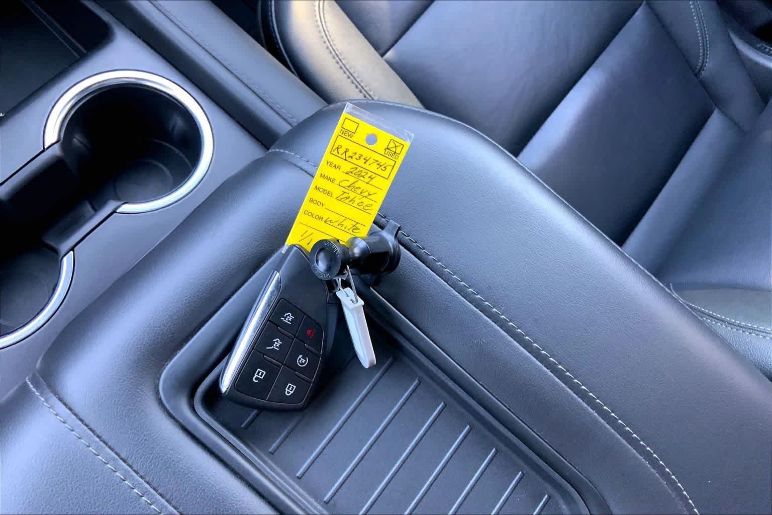 Used 2024 Summit White Chevrolet LT image 29