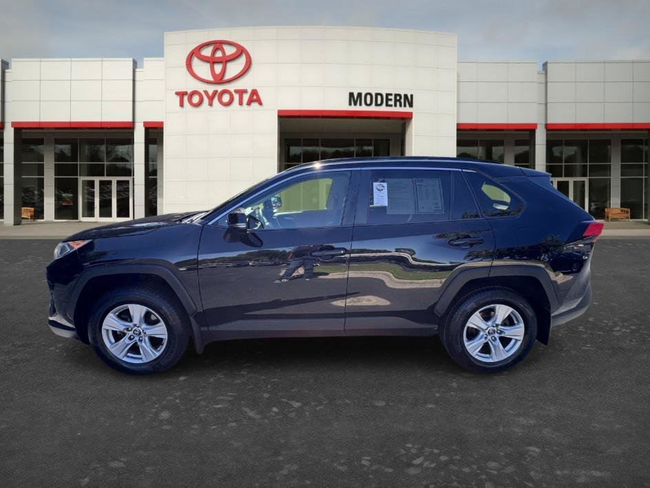 Used 2020 Midnight Black Metallic Toyota XLE image 8