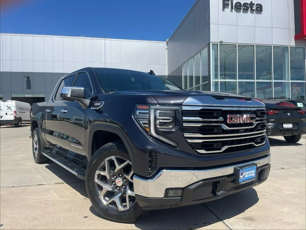 Used 2024 Silver GMC SLT image 1