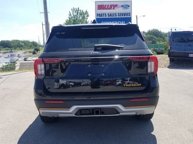 New 2026 Agate Black Metallic Ford Tremor® image 5