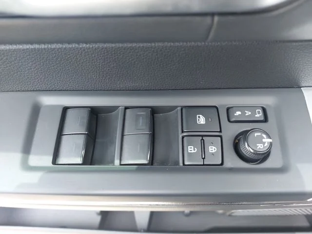 Used 2022 Black Toyota Platinum image 28