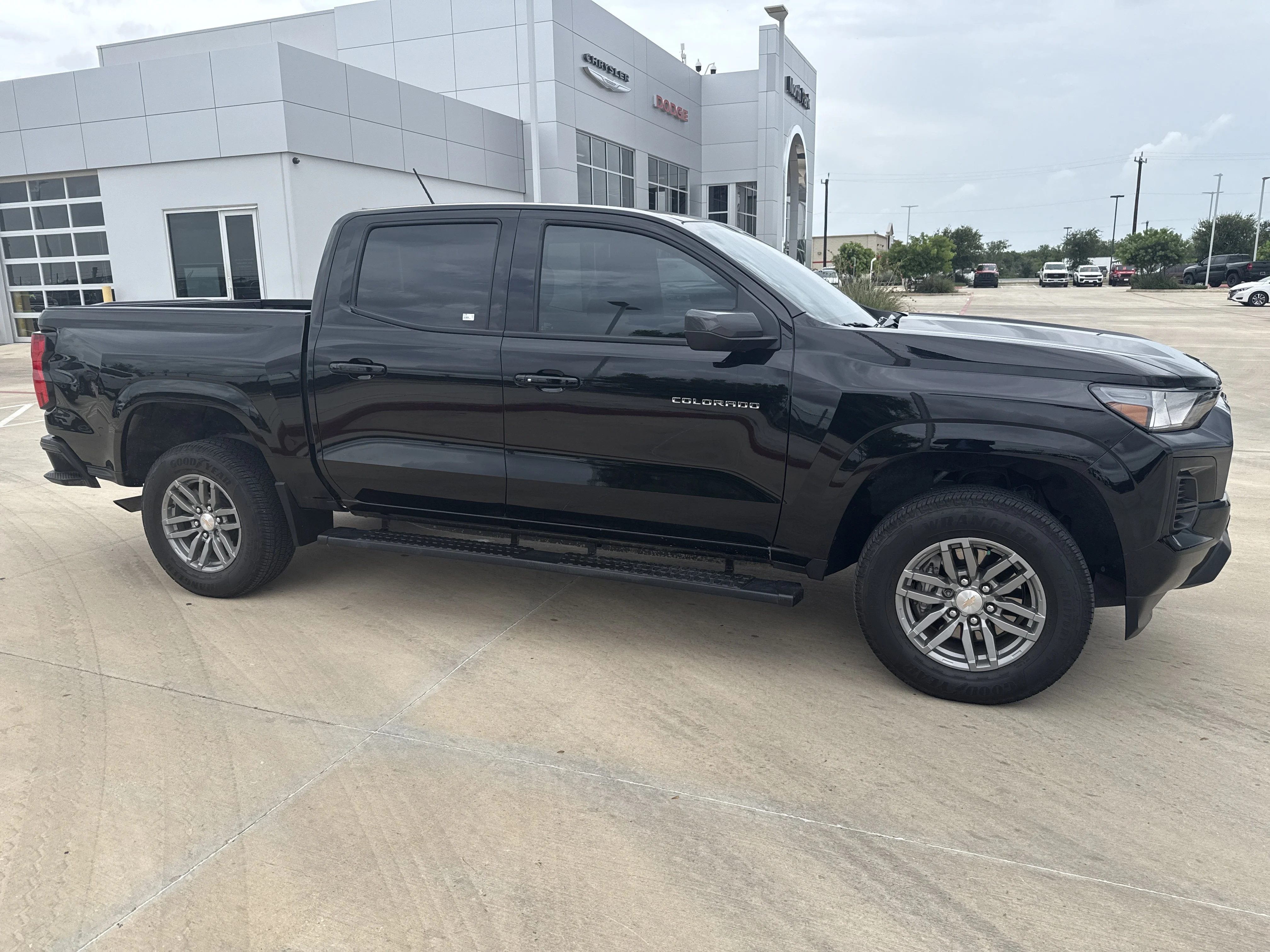 Used 2025 Black Chevrolet LT image 2
