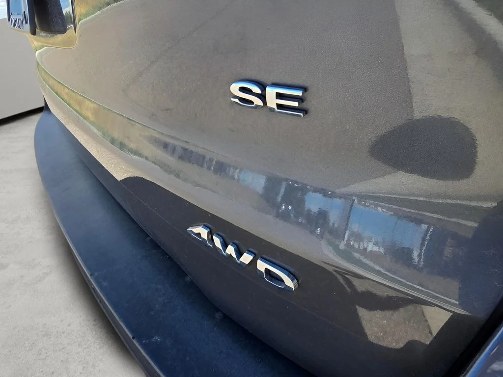 Used 2020 Smoke Metallic Ford SE image 10