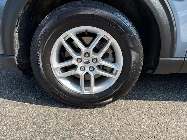 Used 2025 Vapor Blue Ford Active image 3