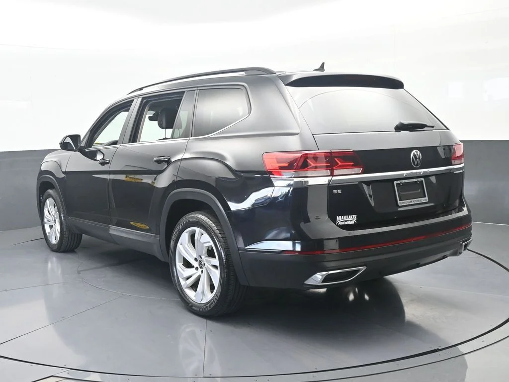 Used 2021 Deep Black Volkswagen 2.0T SE w/Technology image 4