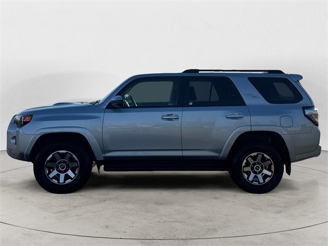 2024 Toyota 4Runner TRD Off-Road photo 2