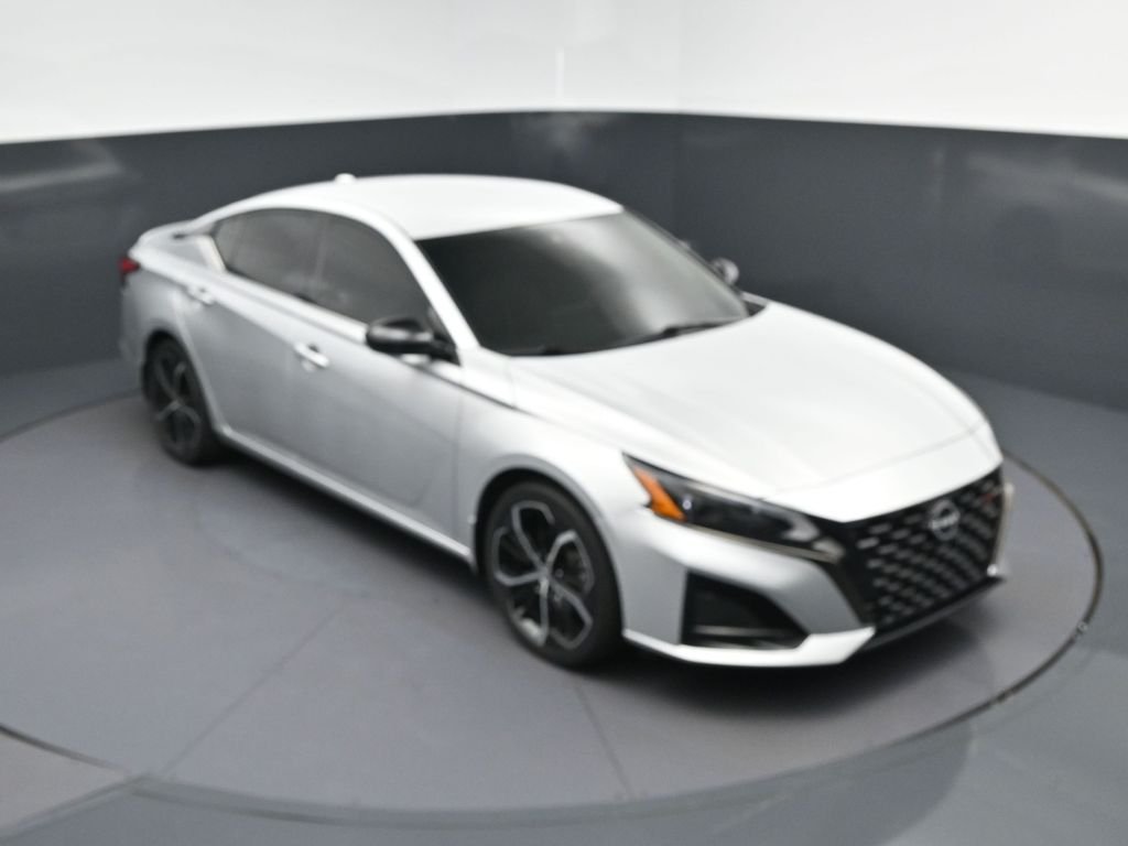 2023 Nissan Altima SR
