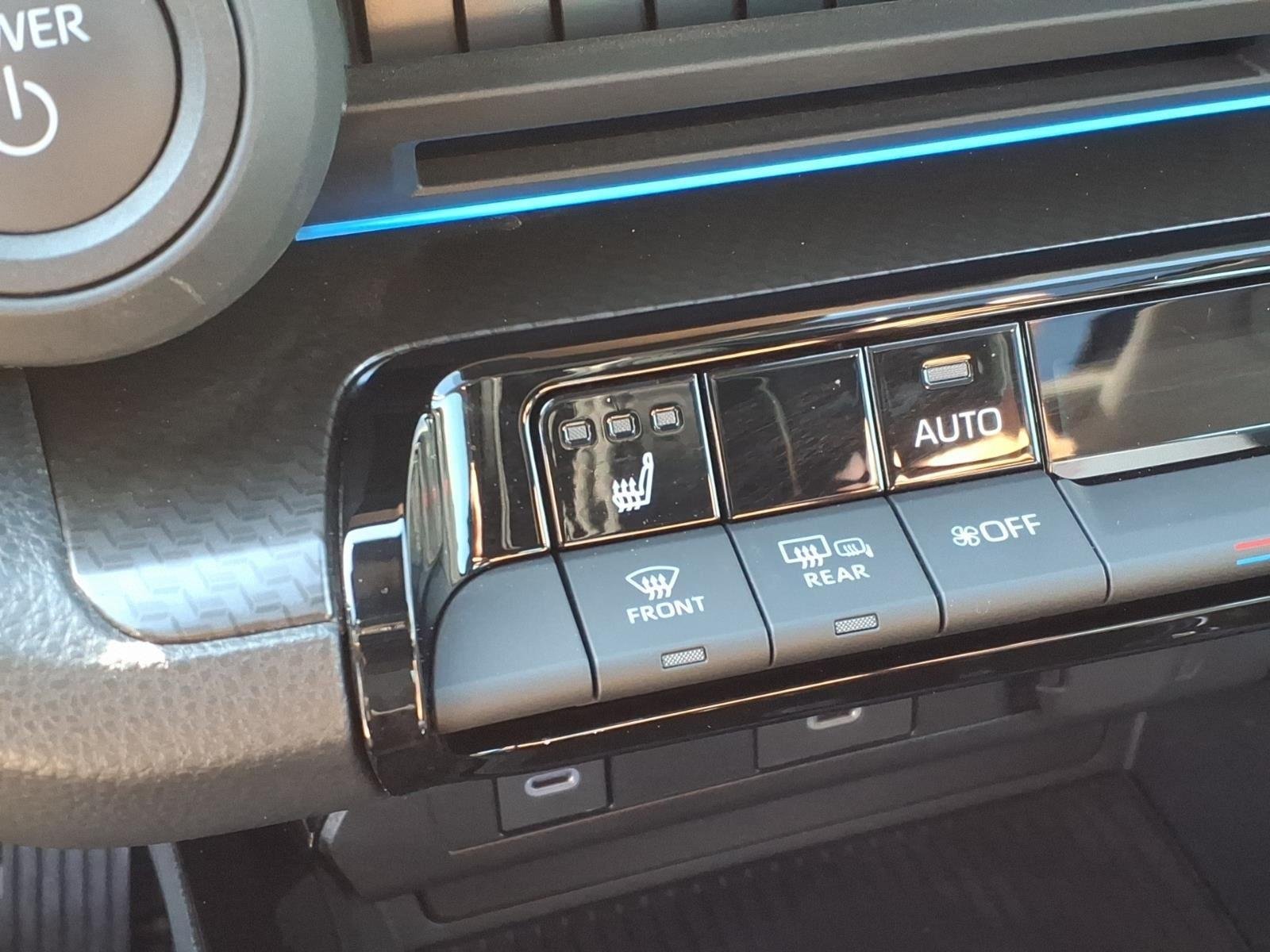 Used 2025 Wind Chill Pearl Toyota Nightshade image 5