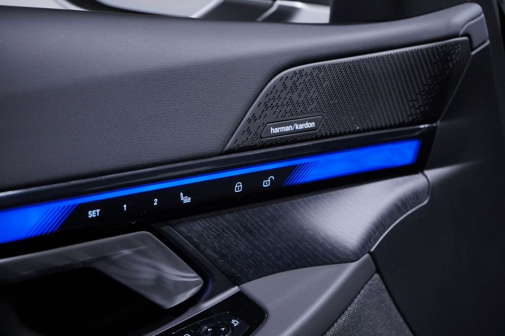 New 2027 Black Sapphire Metallic BMW eDrive40 image 18