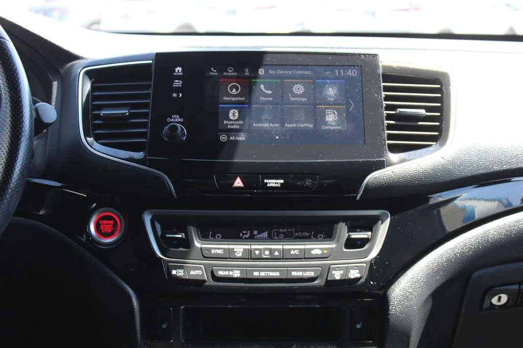Used 2020 Lunar Silver Metallic Honda Touring image 21
