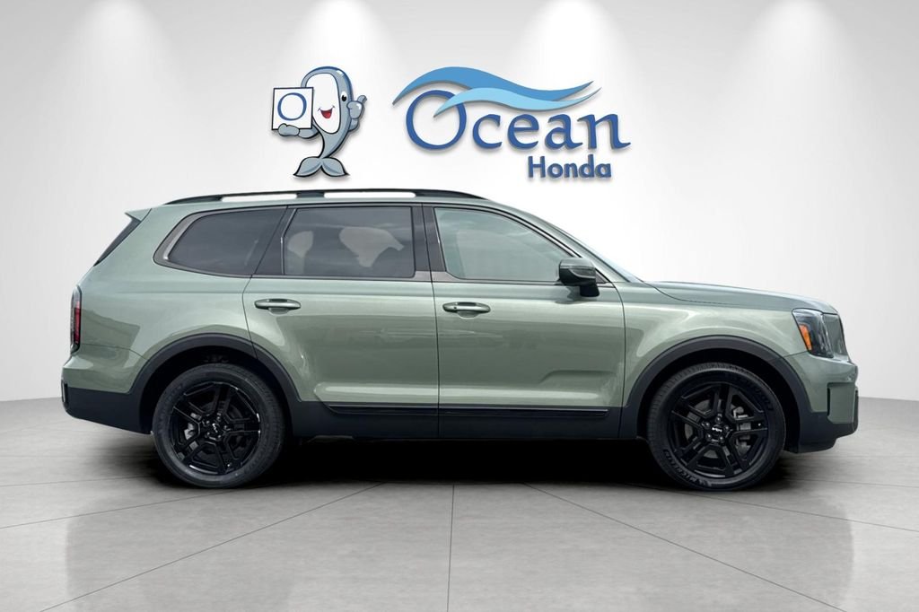 Used 2024 Jungle Green Kia EX X-Line image 3