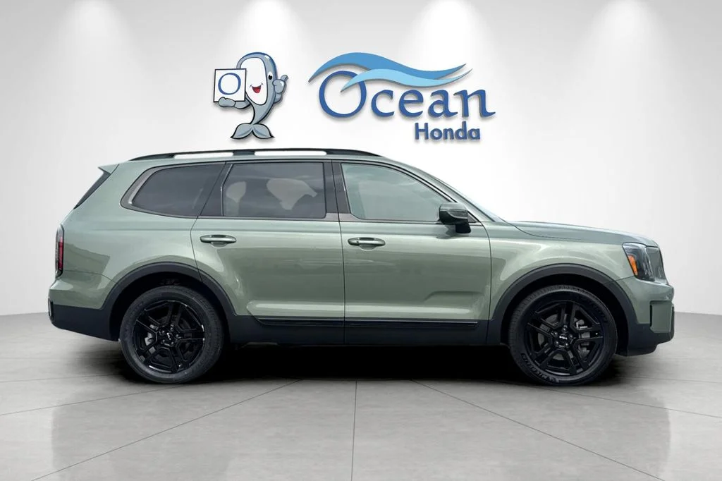 Used 2024 Jungle Green Kia EX X-Line image 3