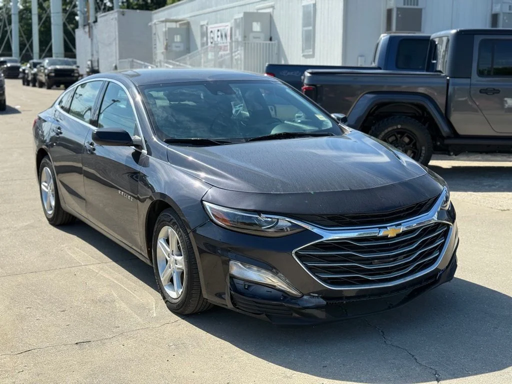 Used 2023 Gray Chevrolet LT image 24
