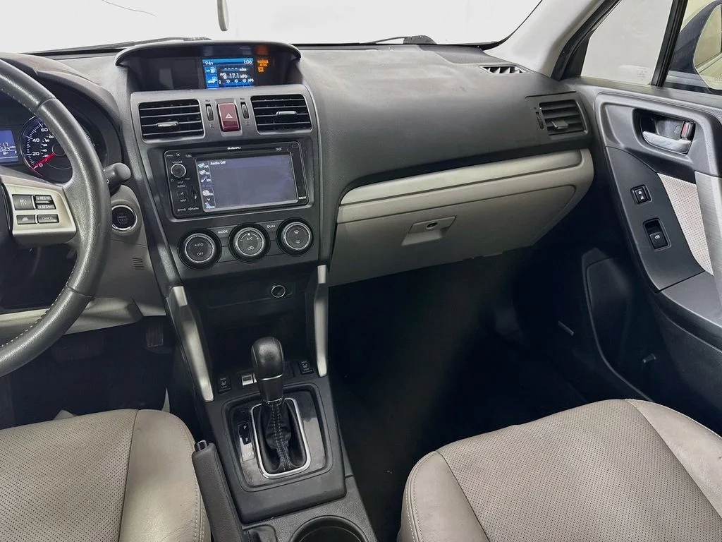 Used 2015 White Subaru 2.5i Touring image 29