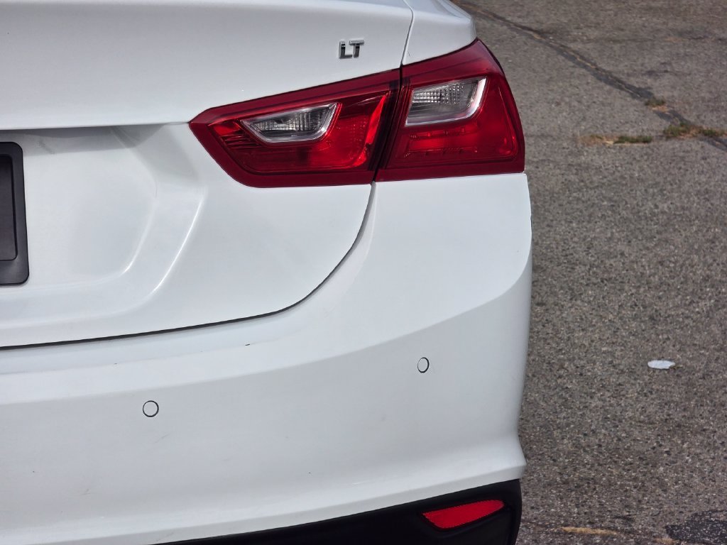 Used 2024 White Chevrolet LT image 8