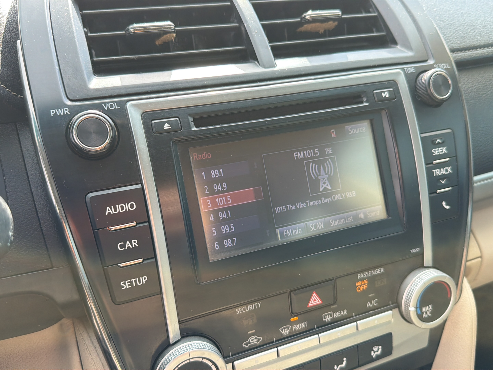 Used 2014 Creme Brulee Toyota L image 23