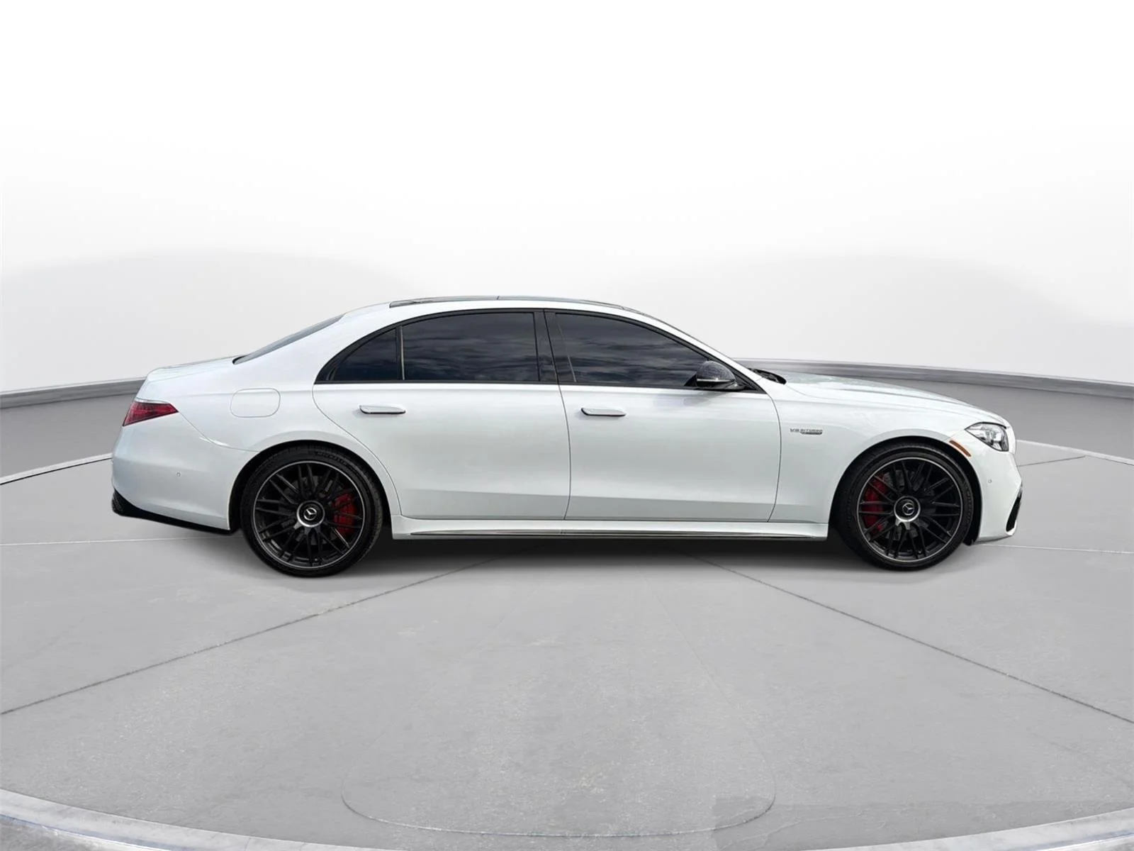 Used 2024 Moonlight White Mercedes-Benz AMG® S 63 E image 5