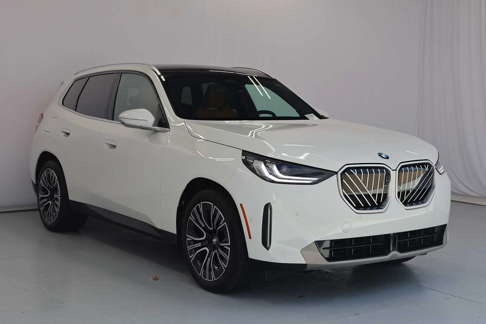 Certified Used 2026 Alpine White BMW 30 xDrive image 4