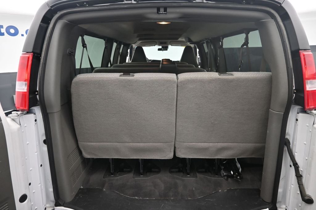 Used 2025 White Chevrolet LT image 15