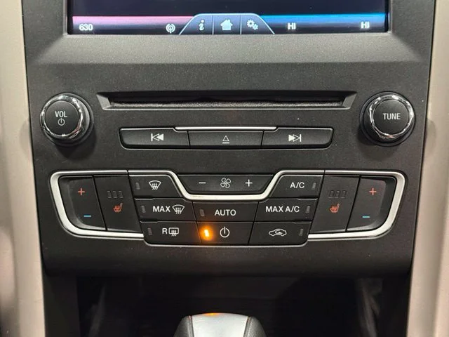 Used 2016 White Ford SE image 27
