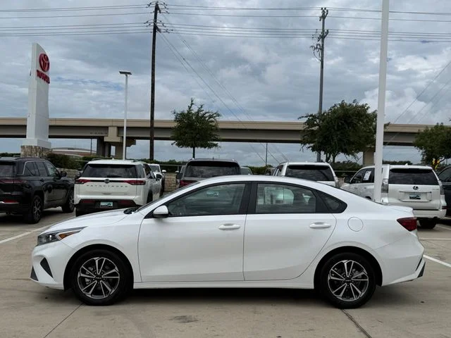 Used 2023 White Kia LXS image 6