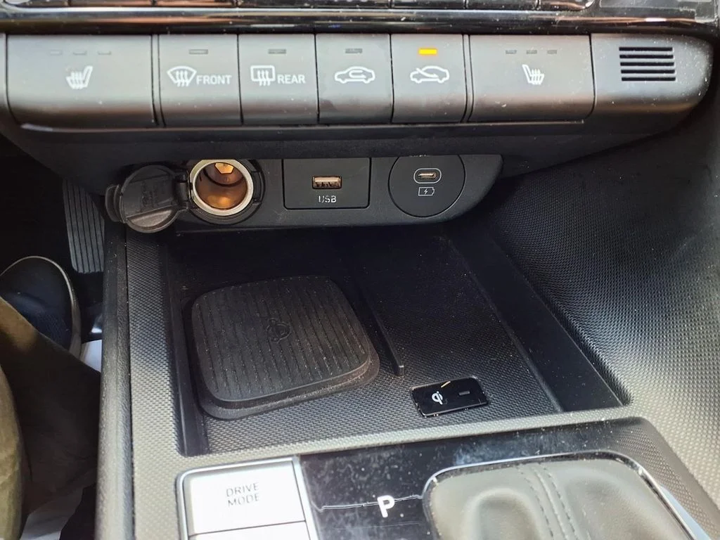 Used 2025 Blue Hyundai SEL Convenience image 10