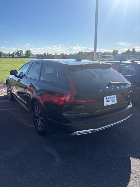 2025 Volvo V90 Cross Country