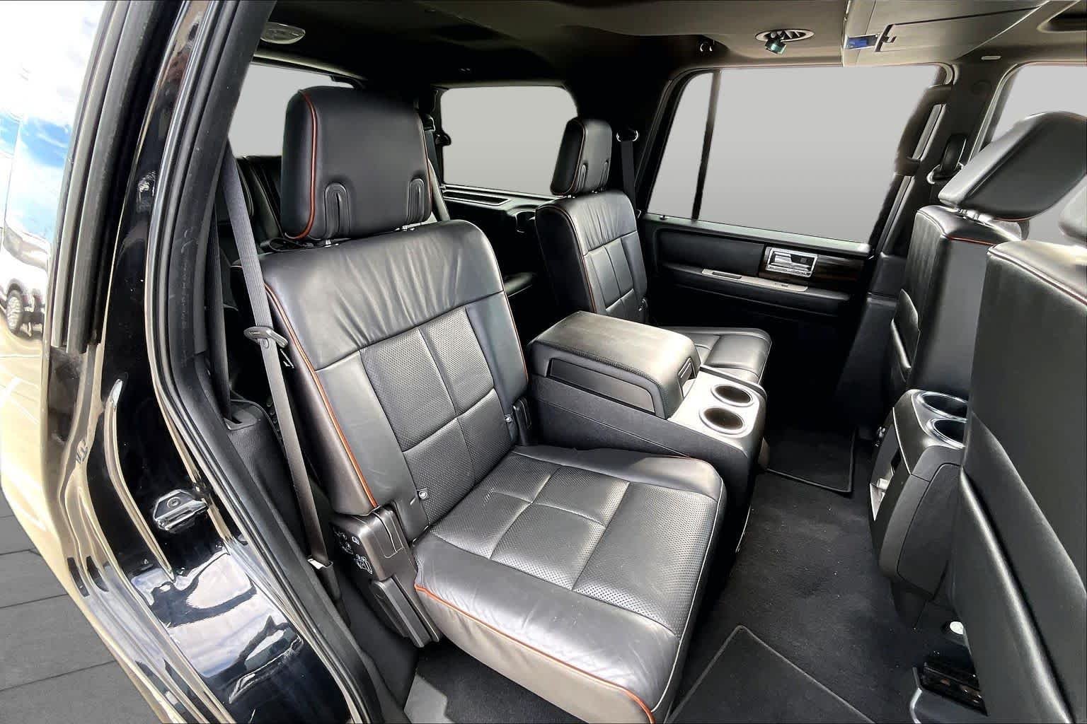 Used 2007 Black Lincoln Ultimate image 18
