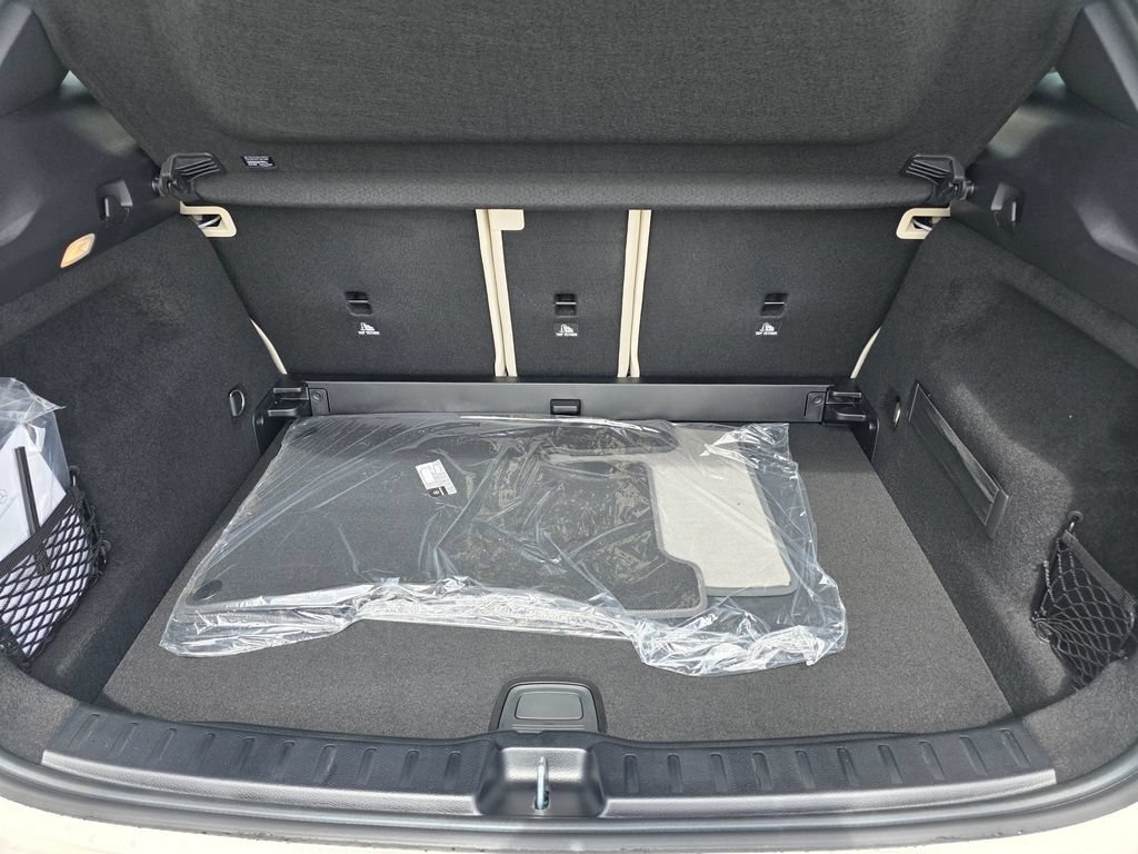 New 2026 Polar White Mercedes-Benz GLA 250 image 60