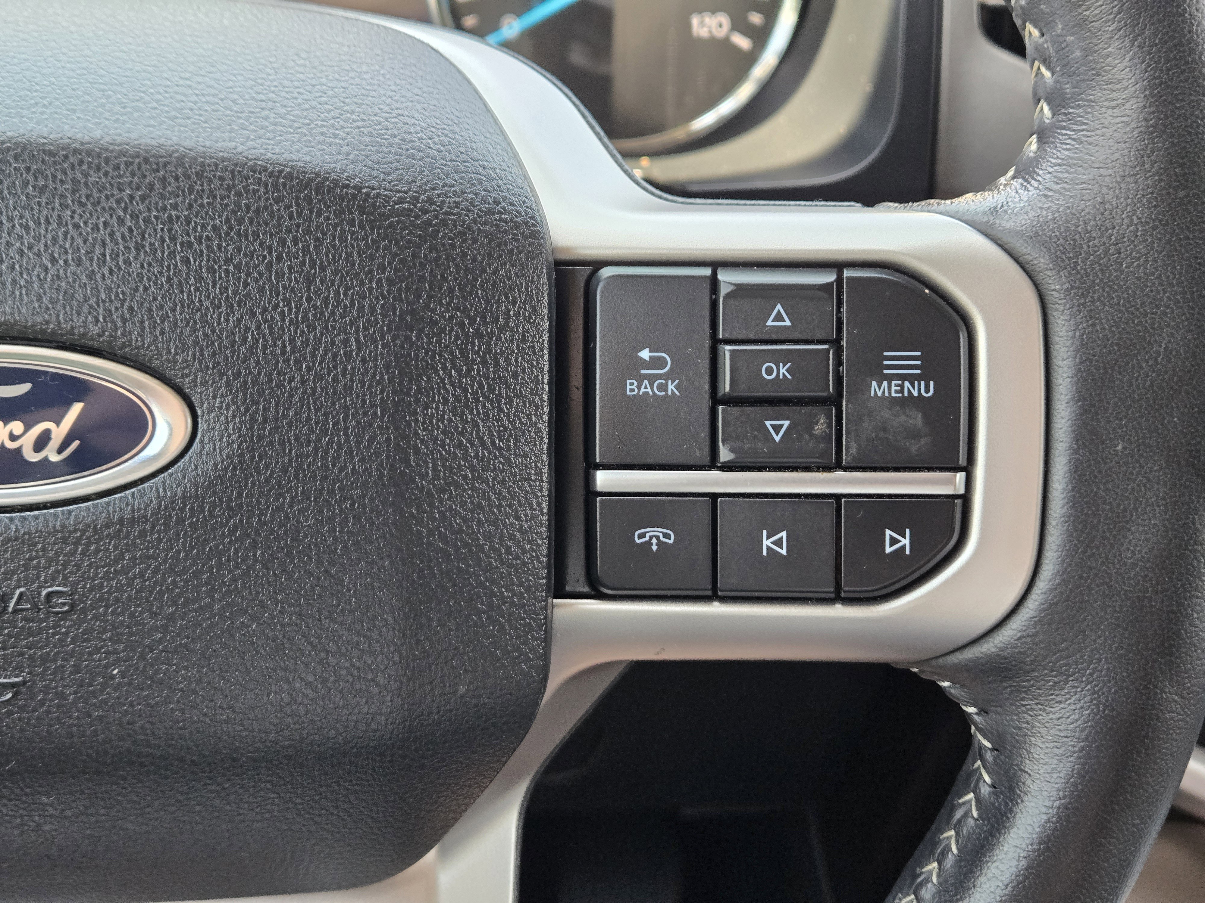 Used 2024 Black Ford XLT image 27