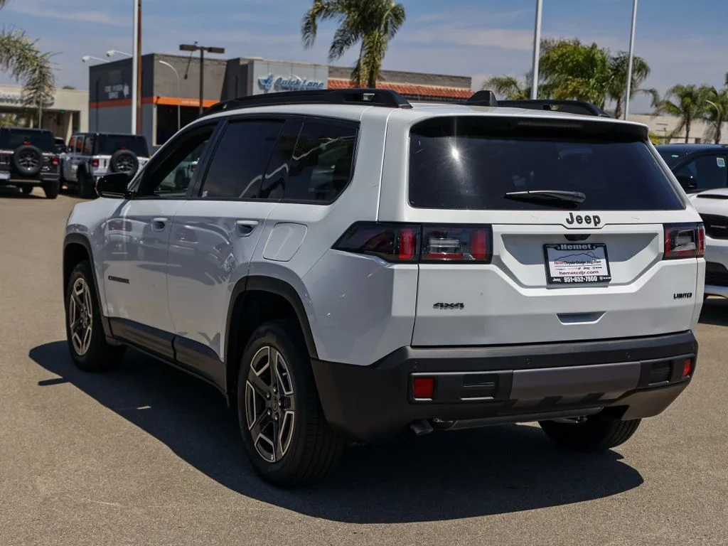 New 2026 Bright White Clear-Coat Exterior Paint Jeep Limited image 6