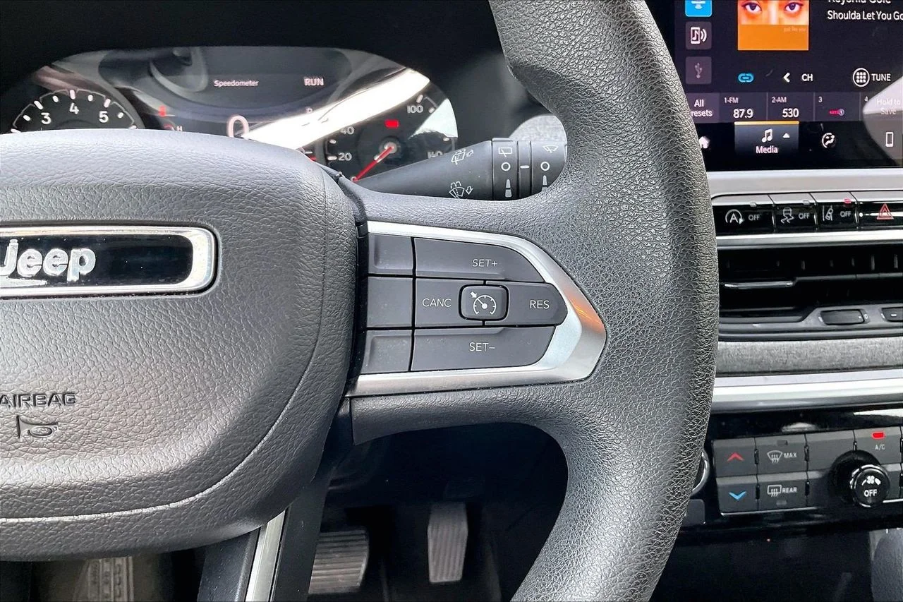 Used 2023 Silver Jeep Sport image 30