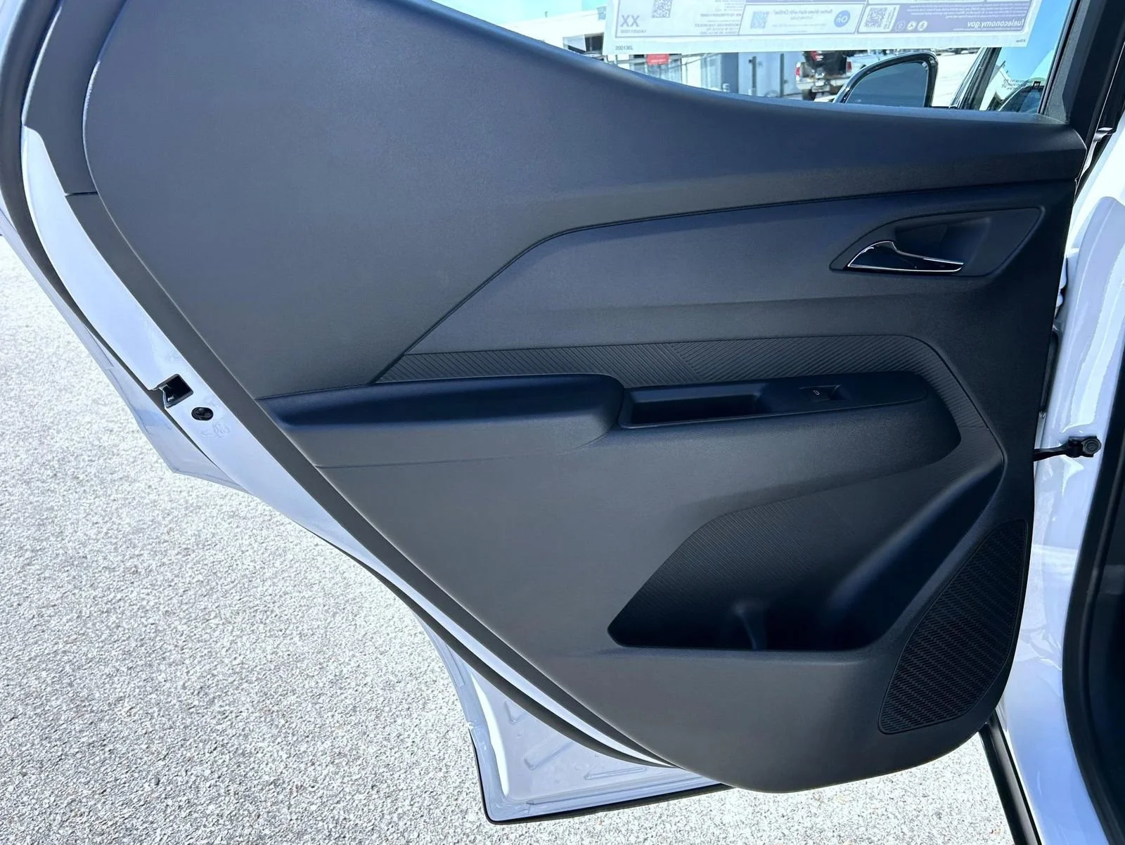 New 2027 Summit White Chevrolet LT image 17