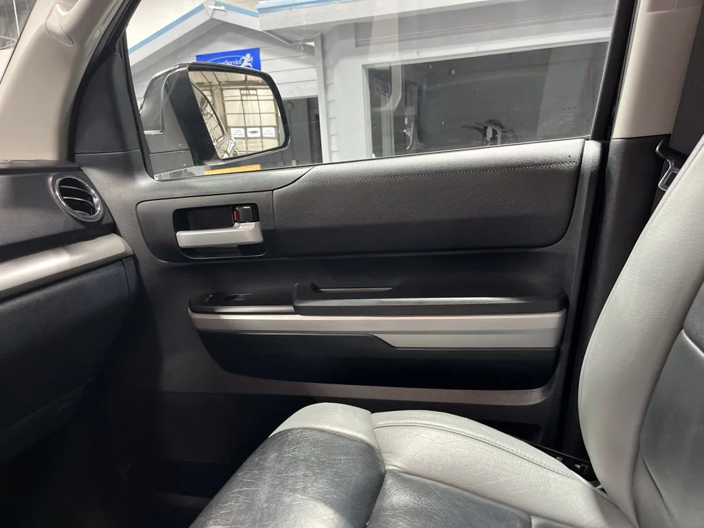 Used 2019 Midnight Black Metallic Toyota SR5 image 15