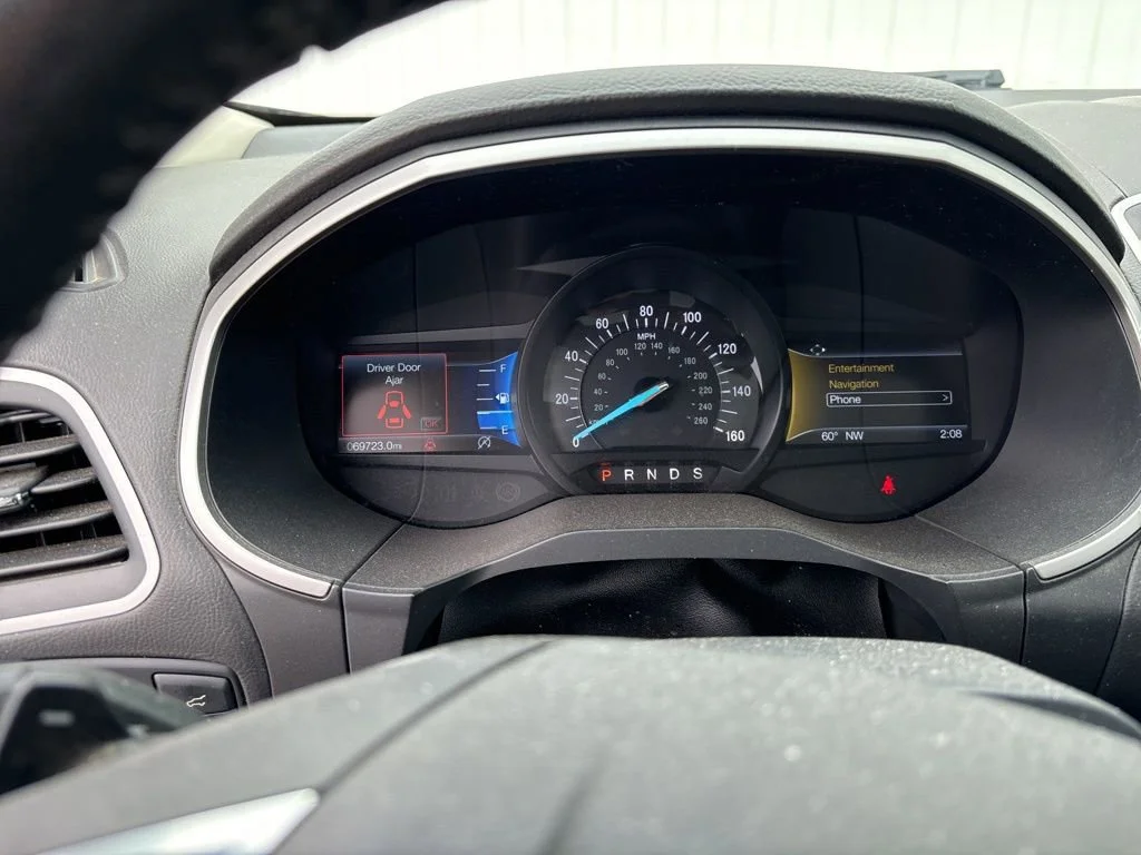 Used 2019  Ford SEL image 11