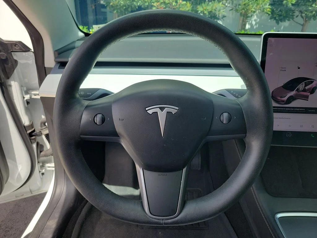 Used 2021 White Tesla Standard Range Plus image 13