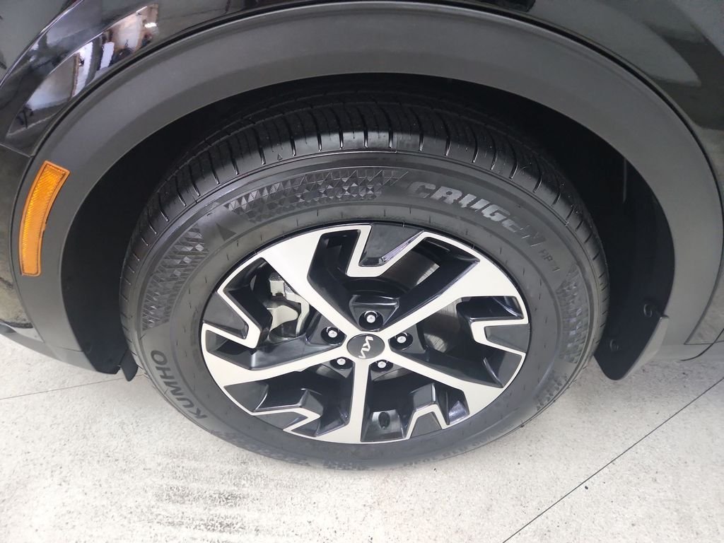 Used 2025 Black Kia EX image 16