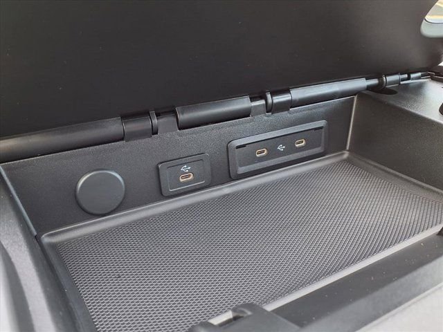 New 2026 Arctic White Mercedes-Benz Cargo 144 WB image 9