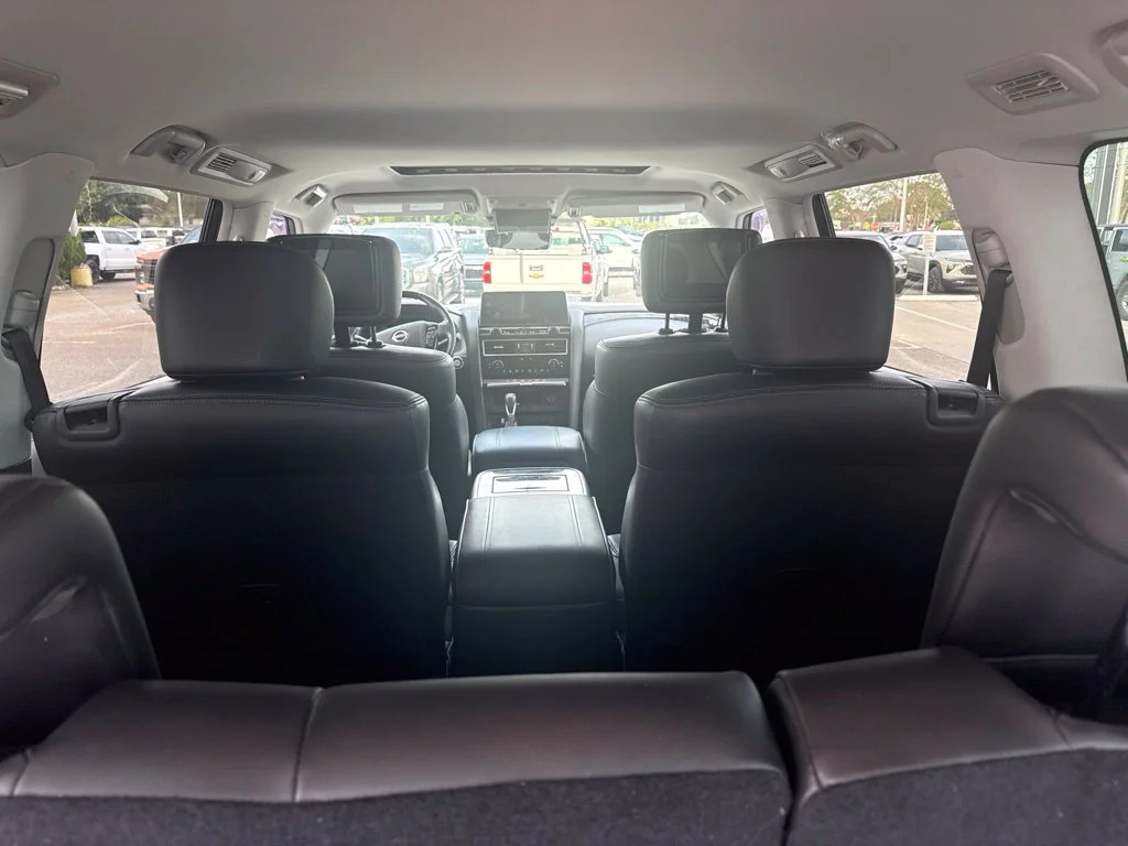 Used 2022 White Nissan Platinum image 15