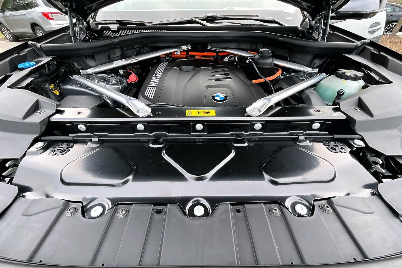 New 2026 Skyscraper Grey Metallic BMW xDrive50e image 16