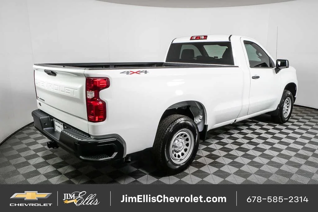 New 2026 Summit White Chevrolet WT image 3