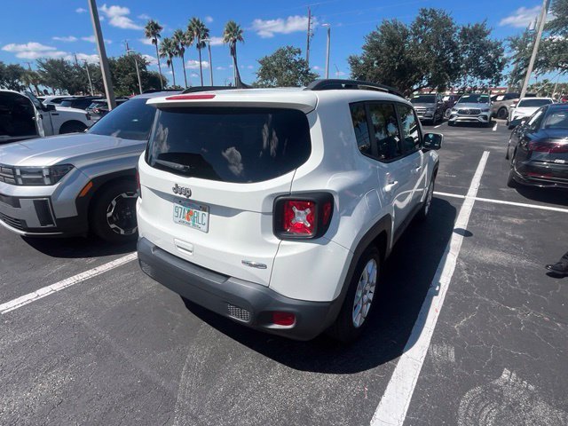 Used 2021 Alpine White Clearcoat Jeep Latitude image 8