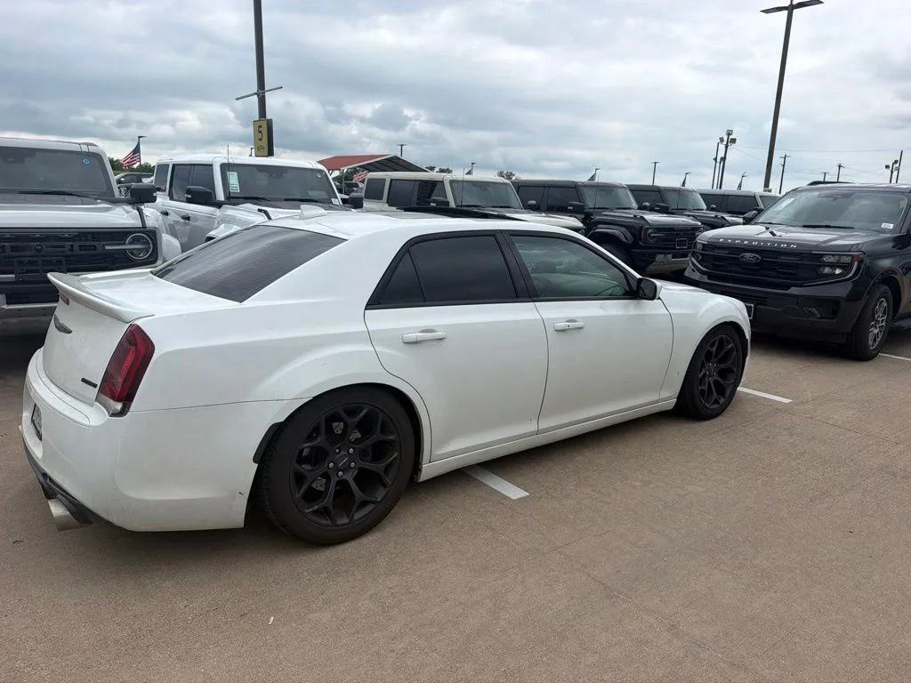 Used 2019 White Chrysler S image 3