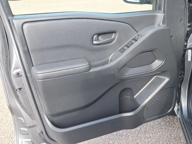 Used 2024 Gray Nissan S image 10