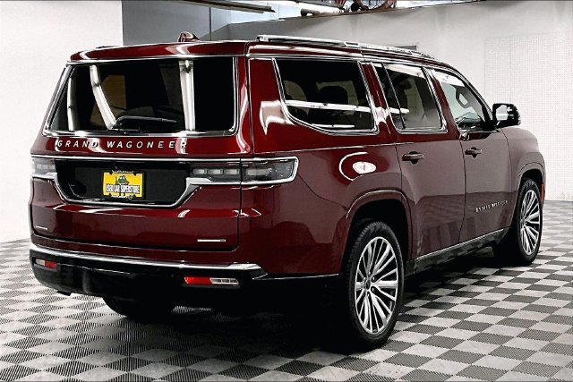 Used 2023 Velvet Red Pearlcoat Jeep Series III image 13