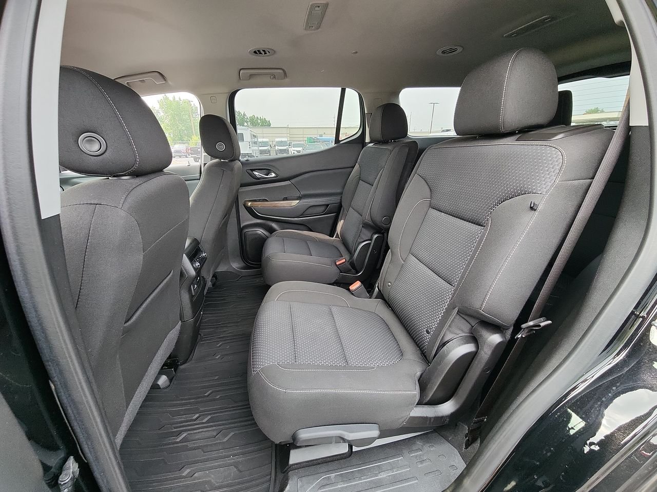 Used 2023 Ebony Twilight Metallic GMC SLE image 21